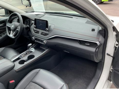 Used 2021 Nissan Altima 2.5 SR w/ SR Premium Package image 26