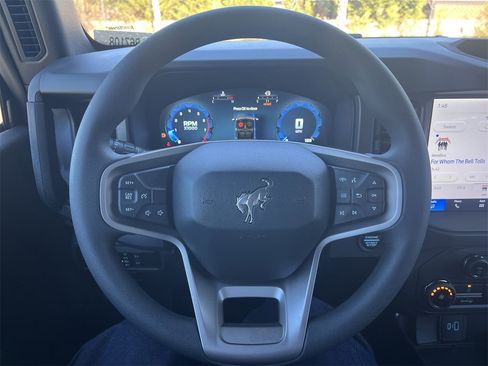 New 2025 Ford Bronco Base image 10