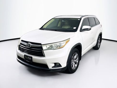 Used 2015 Toyota Highlander XLE image 3
