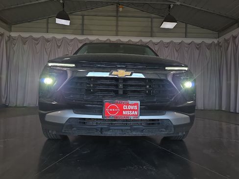 Used 2025 Chevrolet TrailBlazer LT FWD image 11