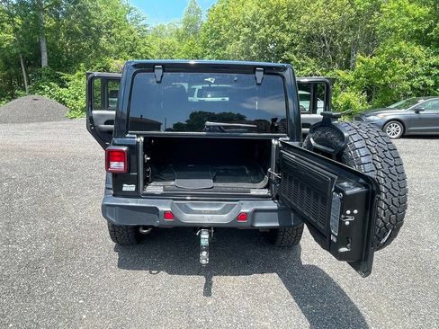 Used 2020 Jeep Wrangler Unlimited Sahara AWD/4WD image 24
