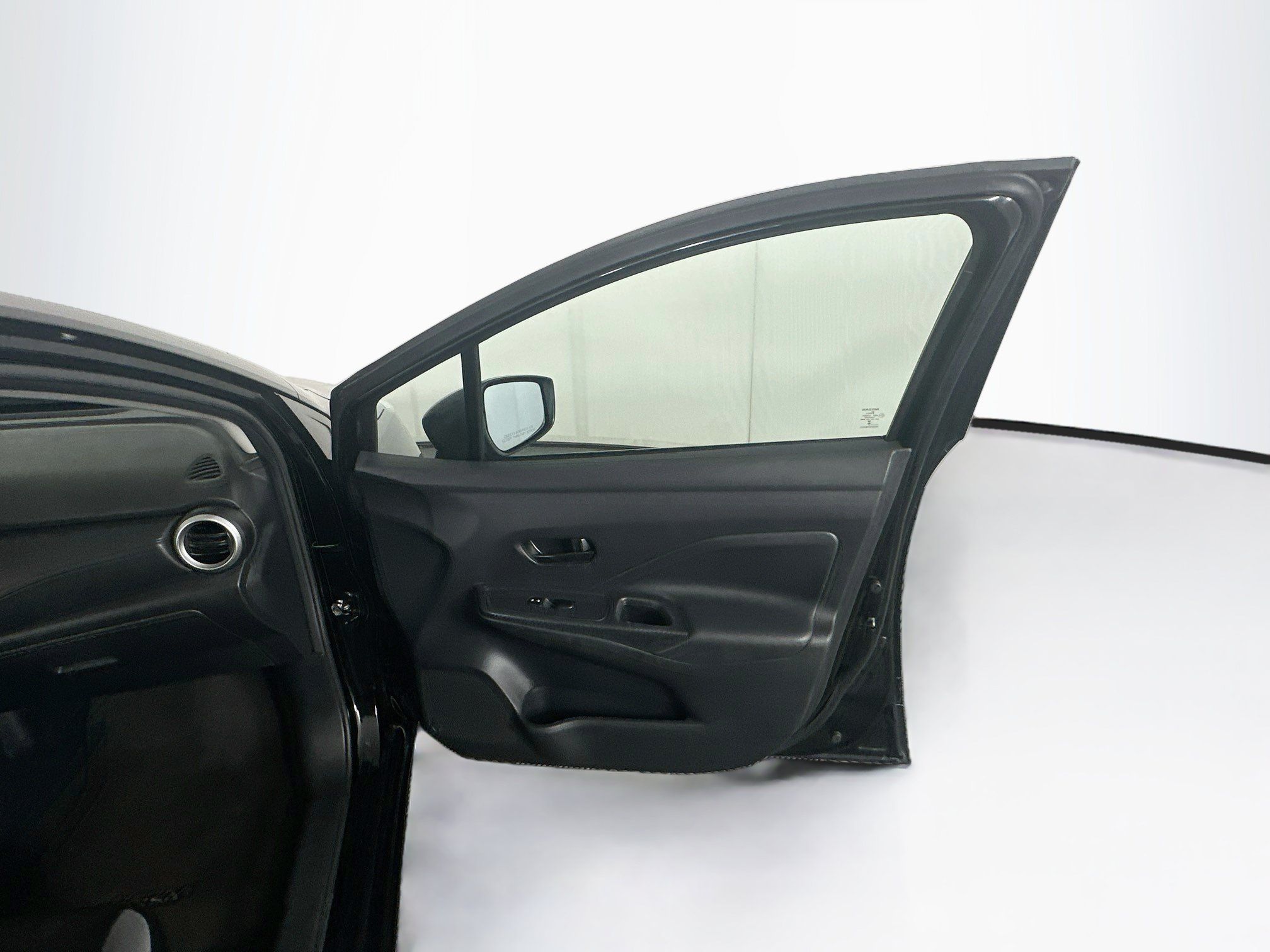 Used 2025 Nissan Versa S FWD image 29