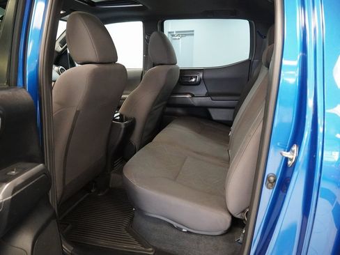 Used 2016 Toyota Tacoma TRD Off-Road image 23