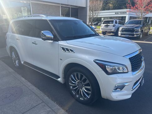 Used 2016 INFINITI QX80 4WD w/ Deluxe Technology Package image 7