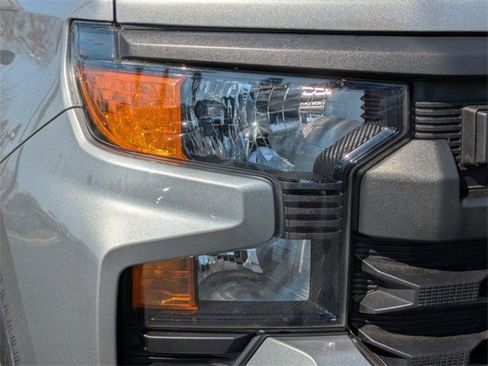 Used 2024 Chevrolet Silverado 1500 Custom image 10