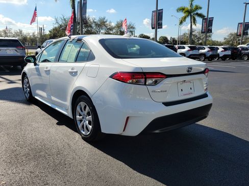 Used 2024 Toyota Corolla LE image 9