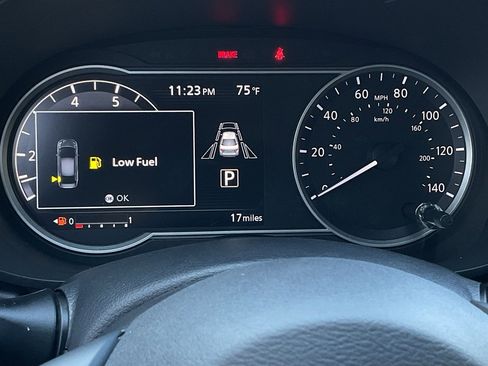 New 2025 Nissan Versa SR w/ Trunk Package image 20