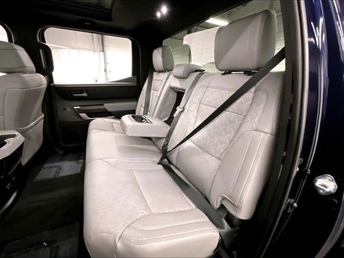 Used 2025 Toyota Tundra Limited AWD/4WD image 24