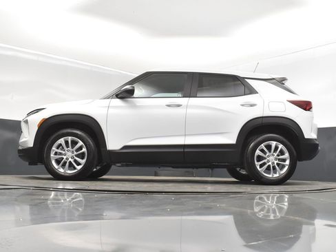 New 2025 Chevrolet TrailBlazer LS w/ LS Convenience Package FWD image 38