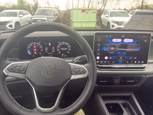 New 2026 Volkswagen Tiguan S FWD image 14