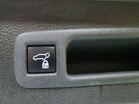 Used 2024 Toyota Sienna XLE FWD image 22
