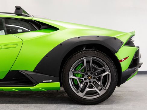 Used 2024 Lamborghini Huracan Sterrato image 7