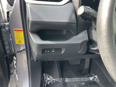 Used 2025 Toyota RAV4 LE image 31