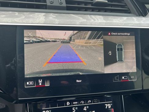 Used 2021 Audi e-tron Premium w/ Convenience Plus Package image 30