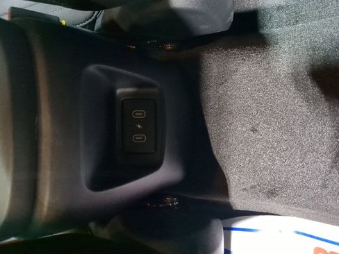 Certified 2025 Hyundai Elantra Sport image 25