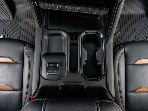 Used 2024 GMC Sierra 2500 AT4 w/ AT4 Premium Plus Package image 28