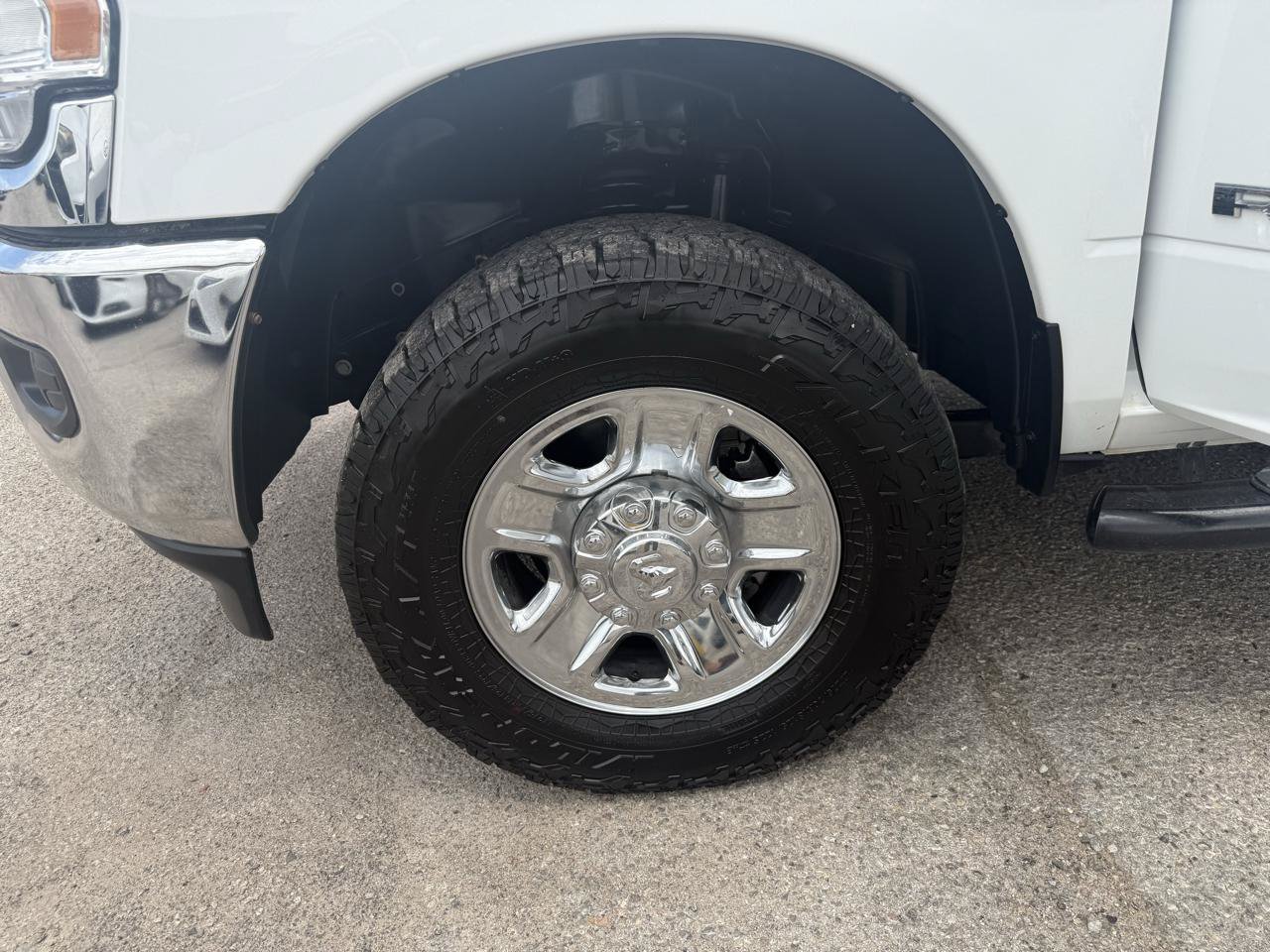 Used 2022 RAM 2500 Tradesman w/ Chrome Appearance Group AWD/4WD image 27