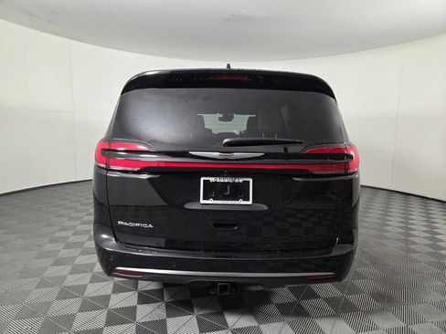 New 2026 Chrysler Pacifica Pinnacle w/ Trailer Tow Group image 5