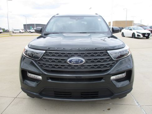 Used 2024 Ford Explorer XLT w/ Equipment Group 202A AWD/4WD image 11