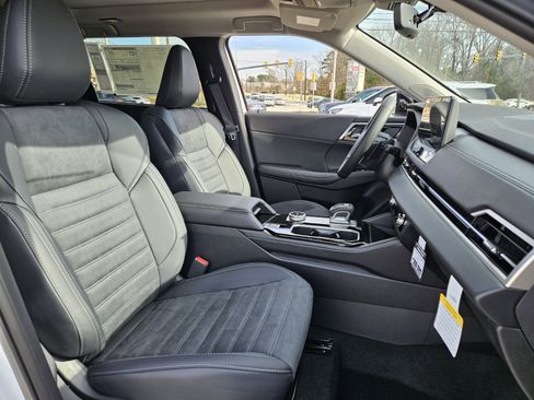 New 2026 Mitsubishi Outlander AWD image 12