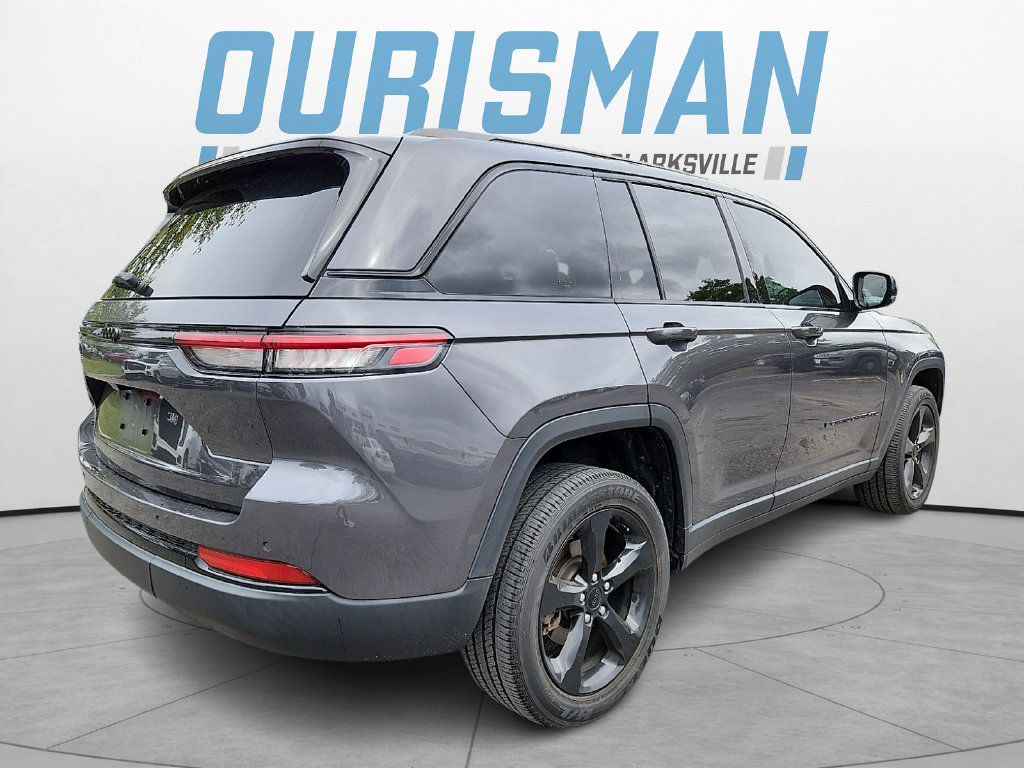 Used 2023 Jeep Grand Cherokee Altitude AWD/4WD image 6