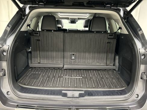 Used 2021 Toyota Highlander Platinum image 24