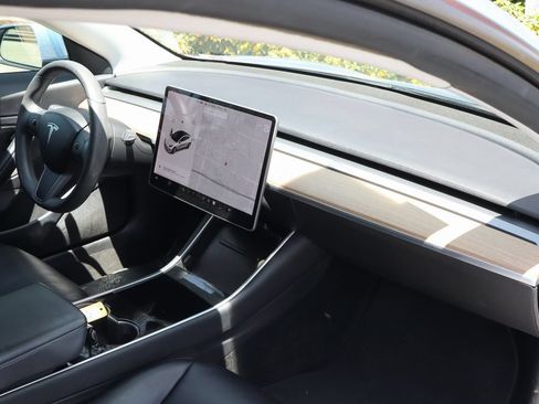 Used 2020 Tesla Model 3 Long Range AWD/4WD image 38
