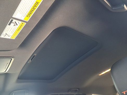 Used 2022 Honda Pilot TrailSport image 13