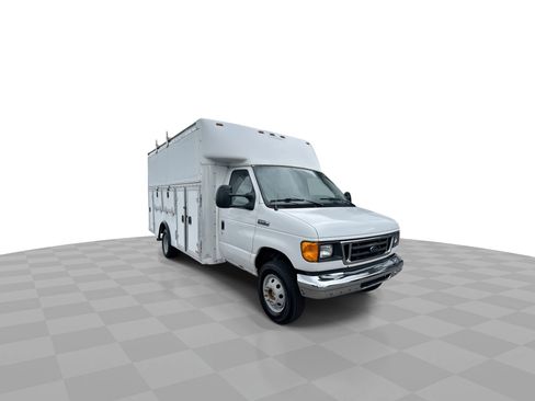 Used 2006 Ford E-450 and Econoline 450 E-450 Super Duty image 2