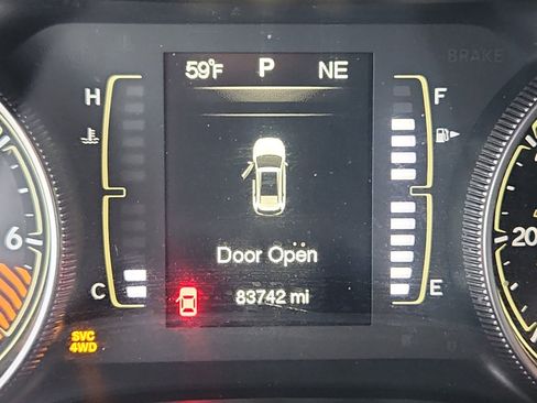 Used 2014 Jeep Cherokee Latitude image 12