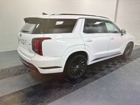 Used 2025 Hyundai Palisade Calligraphy image 2