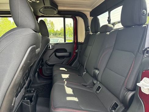 Used 2021 Jeep Gladiator Rubicon AWD/4WD image 23