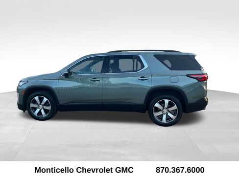 Used 2023 Chevrolet Traverse LT w/ LT Premium Package image 6