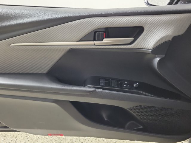 Used 2025 Toyota Camry SE w/ Convenience Package FWD image 20