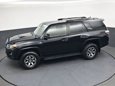 Used 2021 Toyota 4Runner TRD Off-Road AWD/4WD image 32
