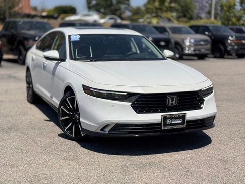 Used 2024 Honda Accord Touring image 2