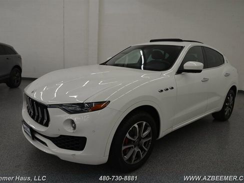 Used 2021 Maserati Levante image 2