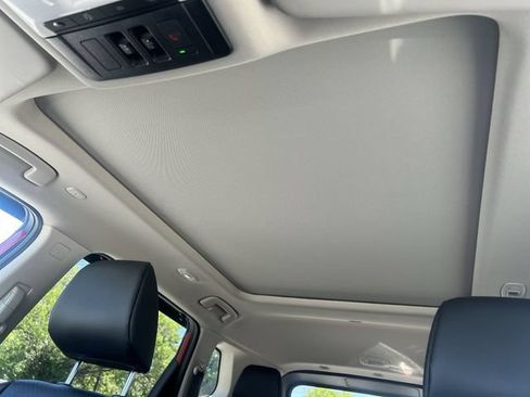 Used 2023 Nissan Rogue SV w/ SV Premium B Package FWD image 18