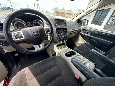 Used 2015 Dodge Grand Caravan SXT w/ UConnect Hands-Free Group image 11