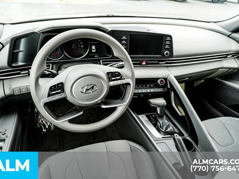 Used 2023 Hyundai Elantra SEL image 28