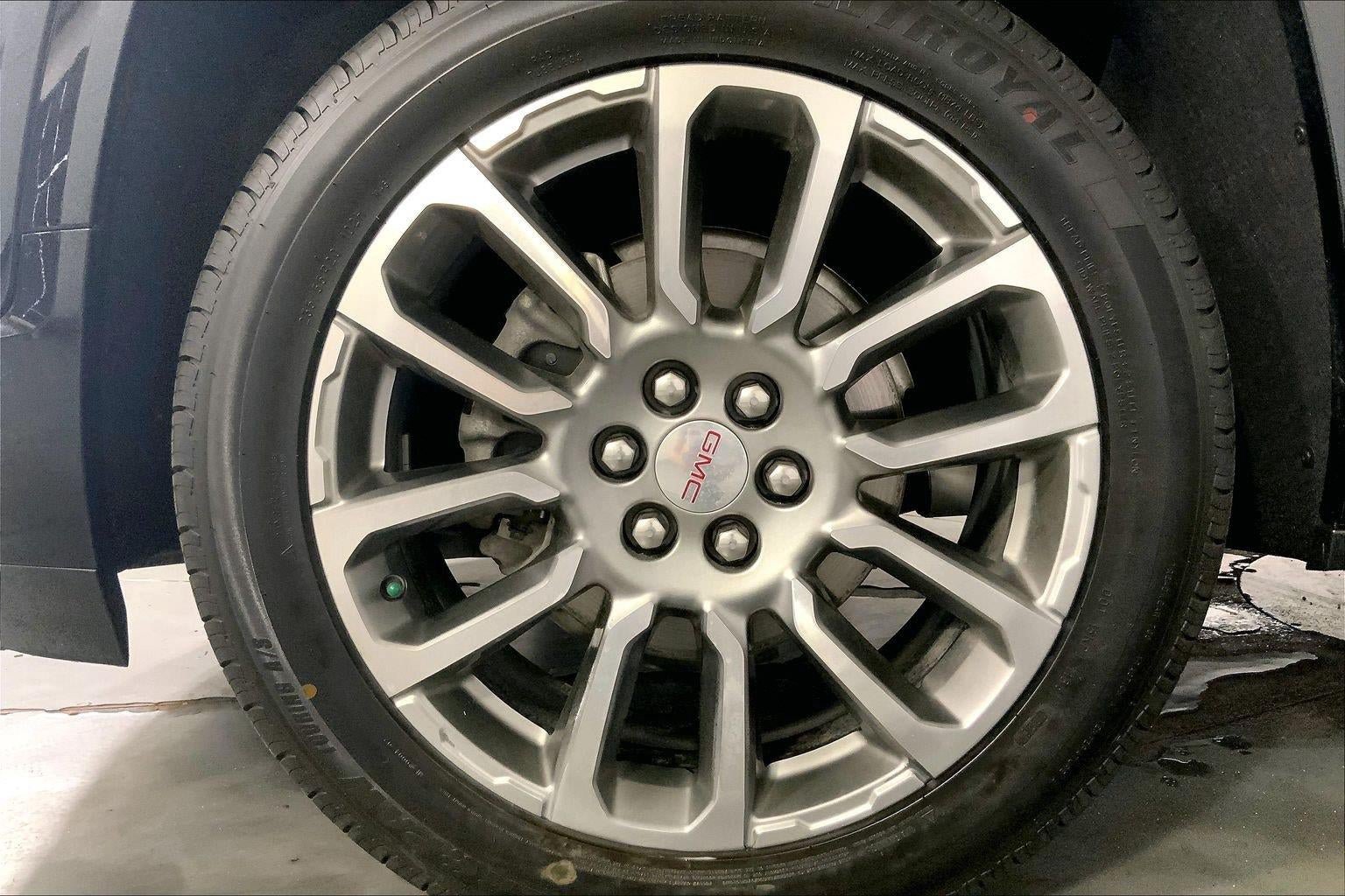 Used 2023 GMC Acadia Denali FWD image 9