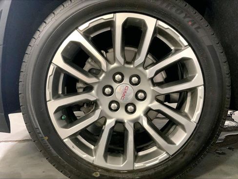 Used 2023 GMC Acadia Denali FWD image 9