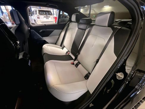 Used 2026 BMW M5 w/ Carbon Package image 19