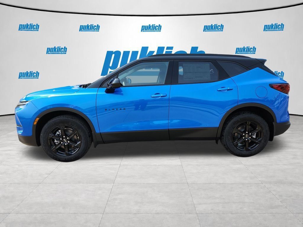 New 2026 Chevrolet Blazer LT w/ Convenience Package AWD/4WD image 2