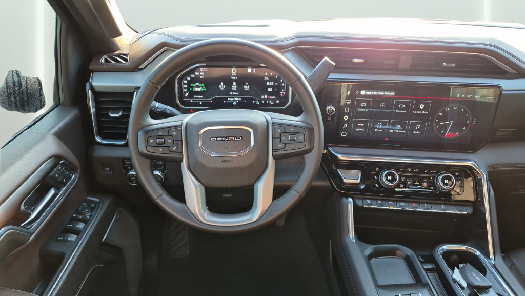 Used 2024 GMC Sierra 2500 Denali w/ Technology Package AWD/4WD image 21