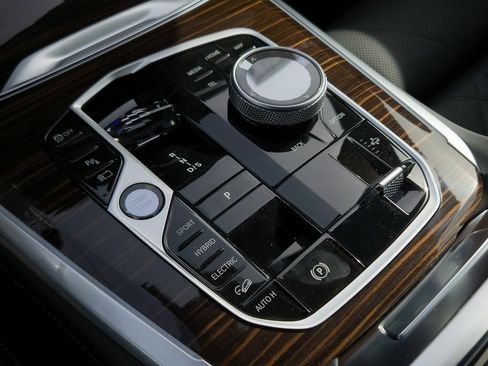 New 2026 BMW X5 xDrive50e w/ Executive Package image 12