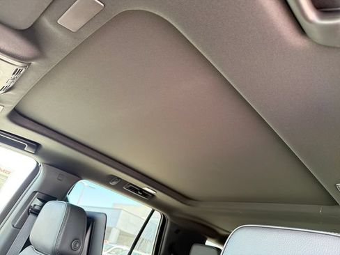 New 2026 GMC Yukon Denali w/ Denali Reserve Package AWD/4WD image 15