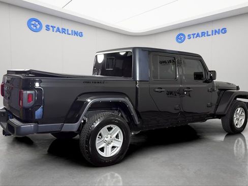 Used 2022 Jeep Gladiator Sport image 9