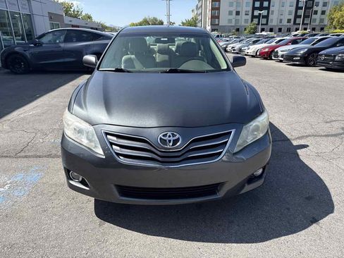 Used 2010 Toyota Camry XLE image 3