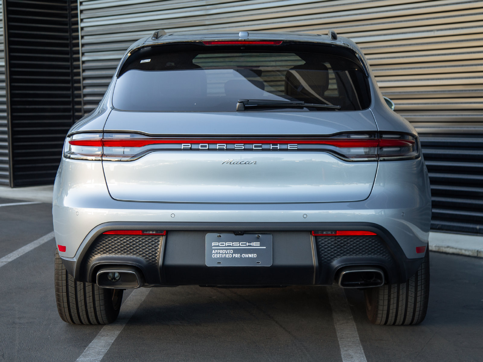 Certified 2026 Porsche Macan AWD/4WD image 6